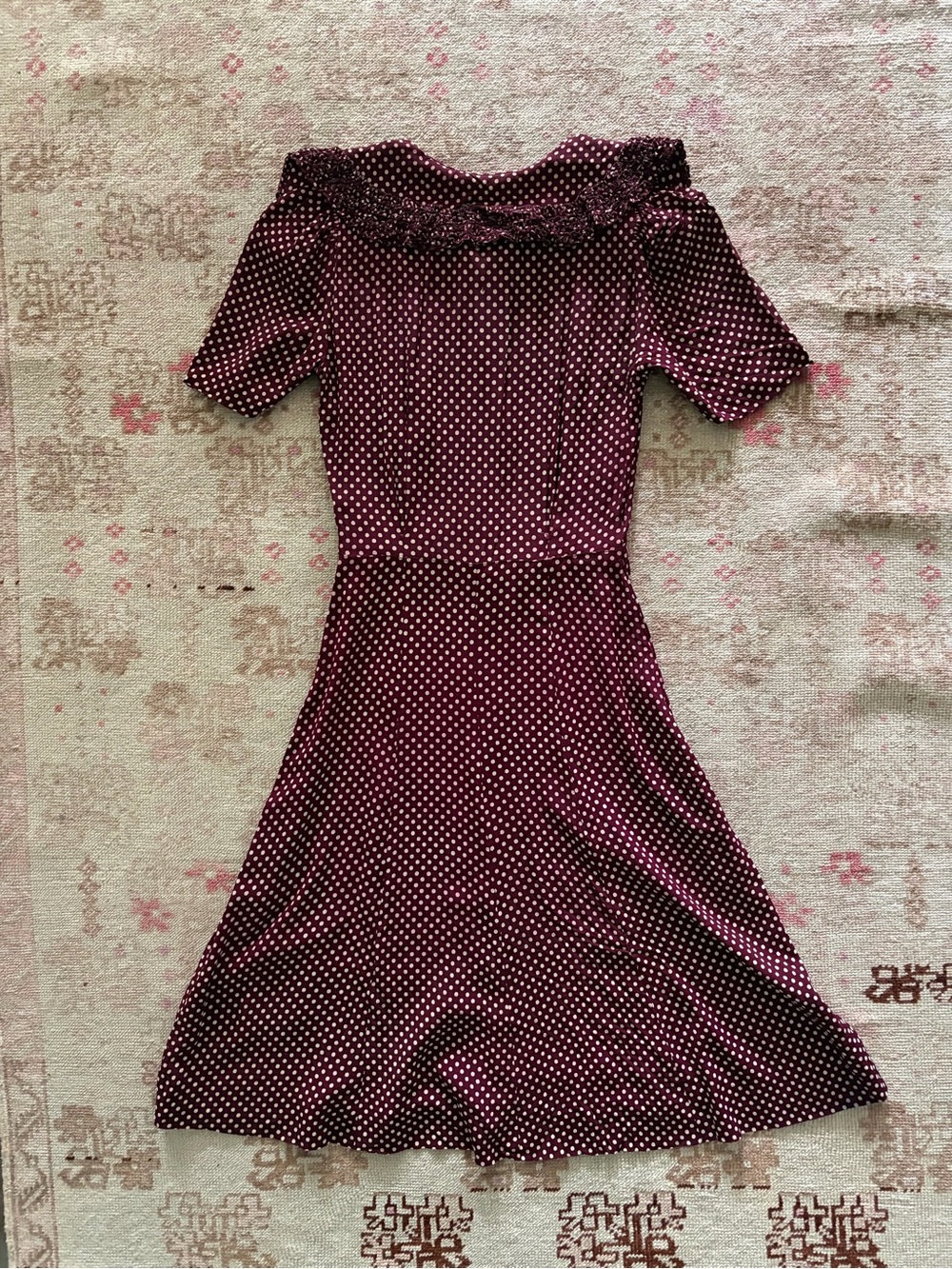 1940s Vintage Polka Dot Sailor Collar Midi Dress in Burgundy and White - Picture 3 of 7